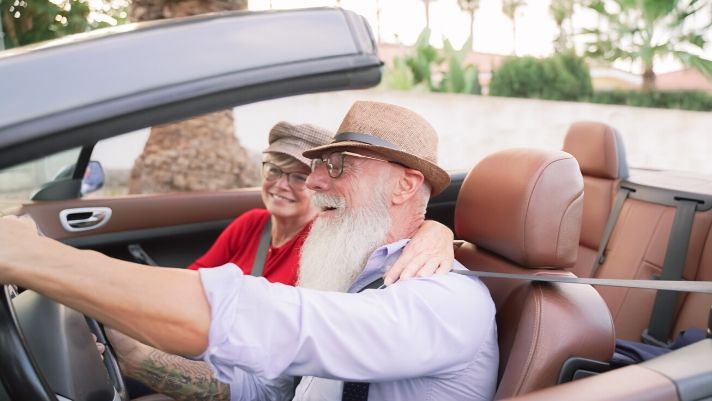 https://d1bat1ruswunxz.cloudfront.net/app/uploads/2020/10/5-Safe-Driving-Tips-for-Seniors.jpg